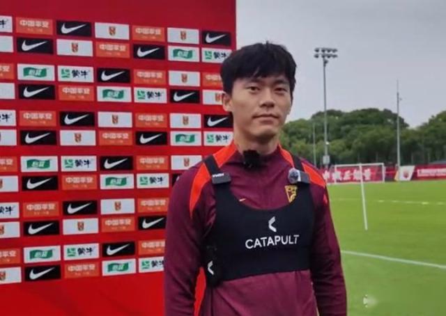 开云-胡荷韬首秀鲁莽犯规致丢球 程进替补首秀获评低分